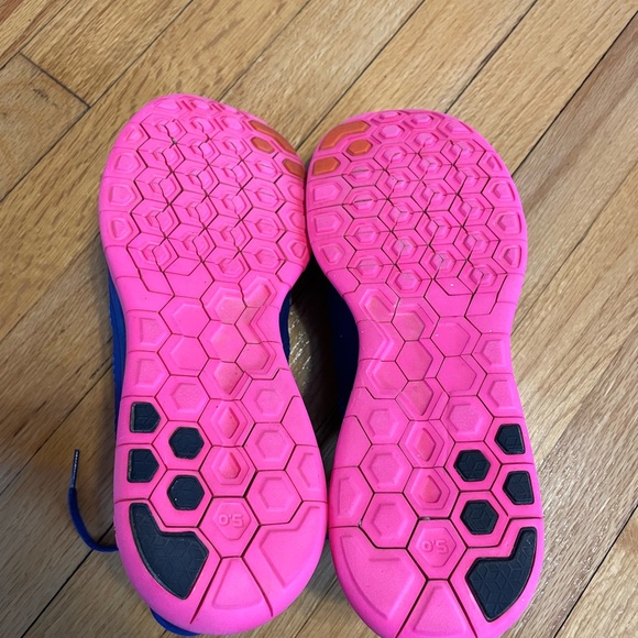 Nike Free 5.0 Womens Size 10 Running Shoe Blue Pink Barefoot - Picture 5 of 9